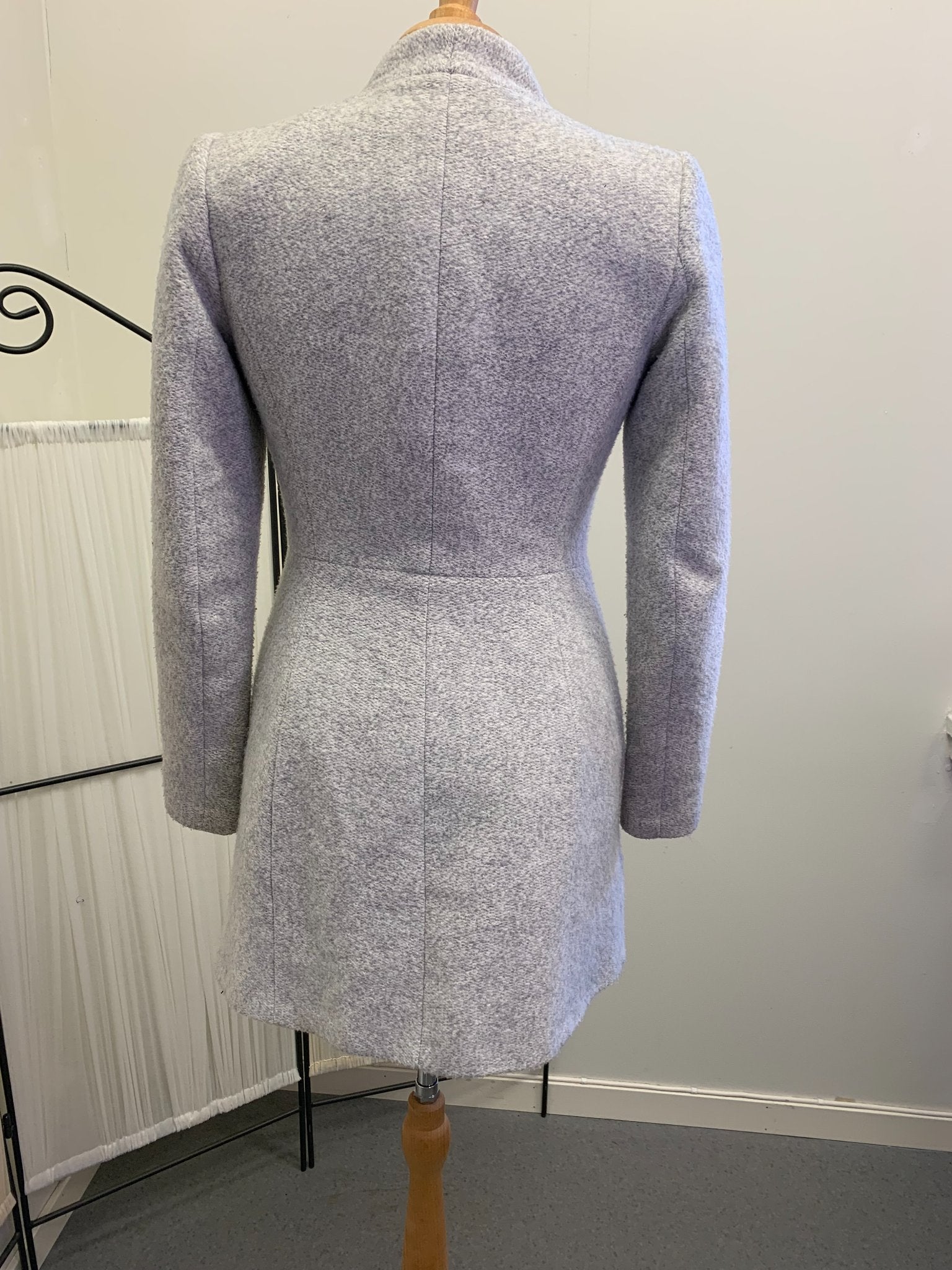 Kavaj, ljusgrå, fodrad. Från Zara Basic Collection. Storlek XS - 3