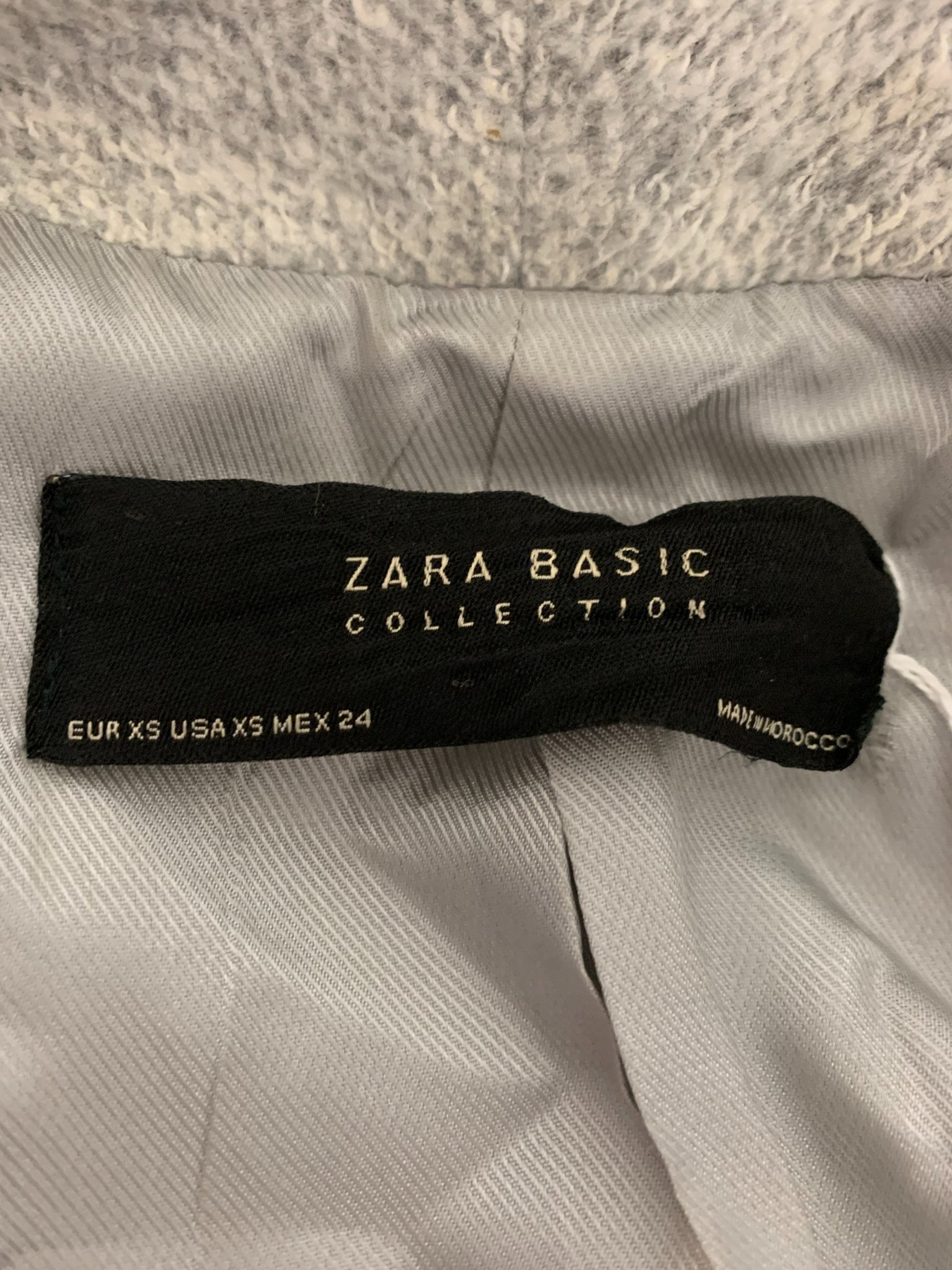 Kavaj, ljusgrå, fodrad. Från Zara Basic Collection. Storlek XS - 4