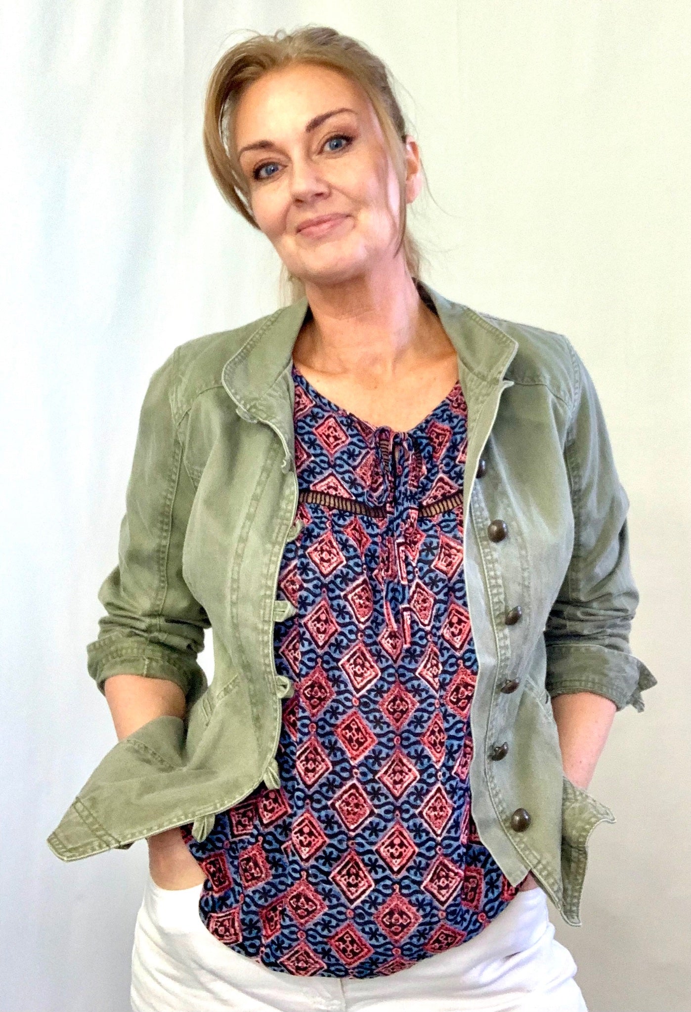 Jeansjacka från A feeling of Joy i storlek 40