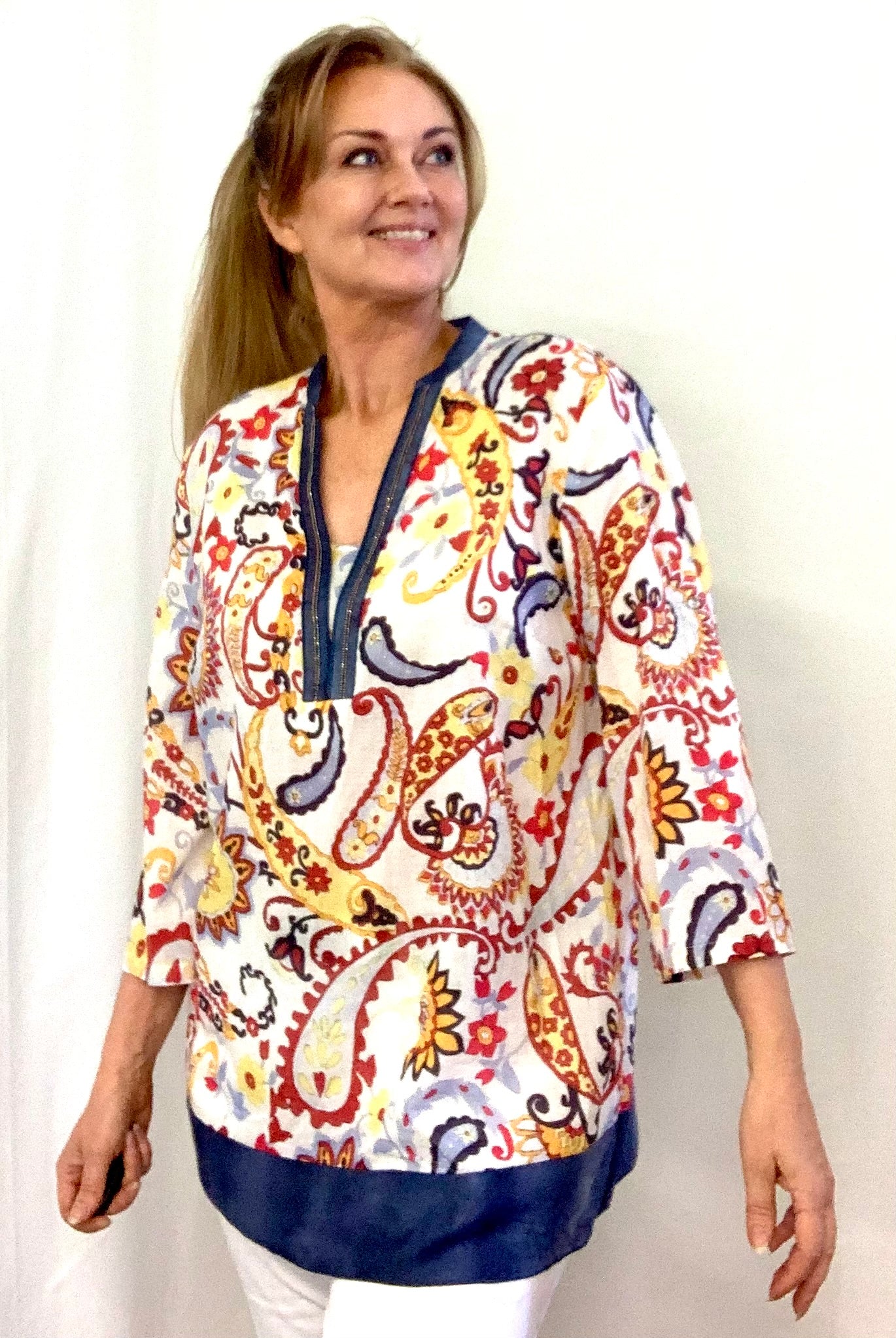 Tunika i paisley/blommigt mönster i storlek Large