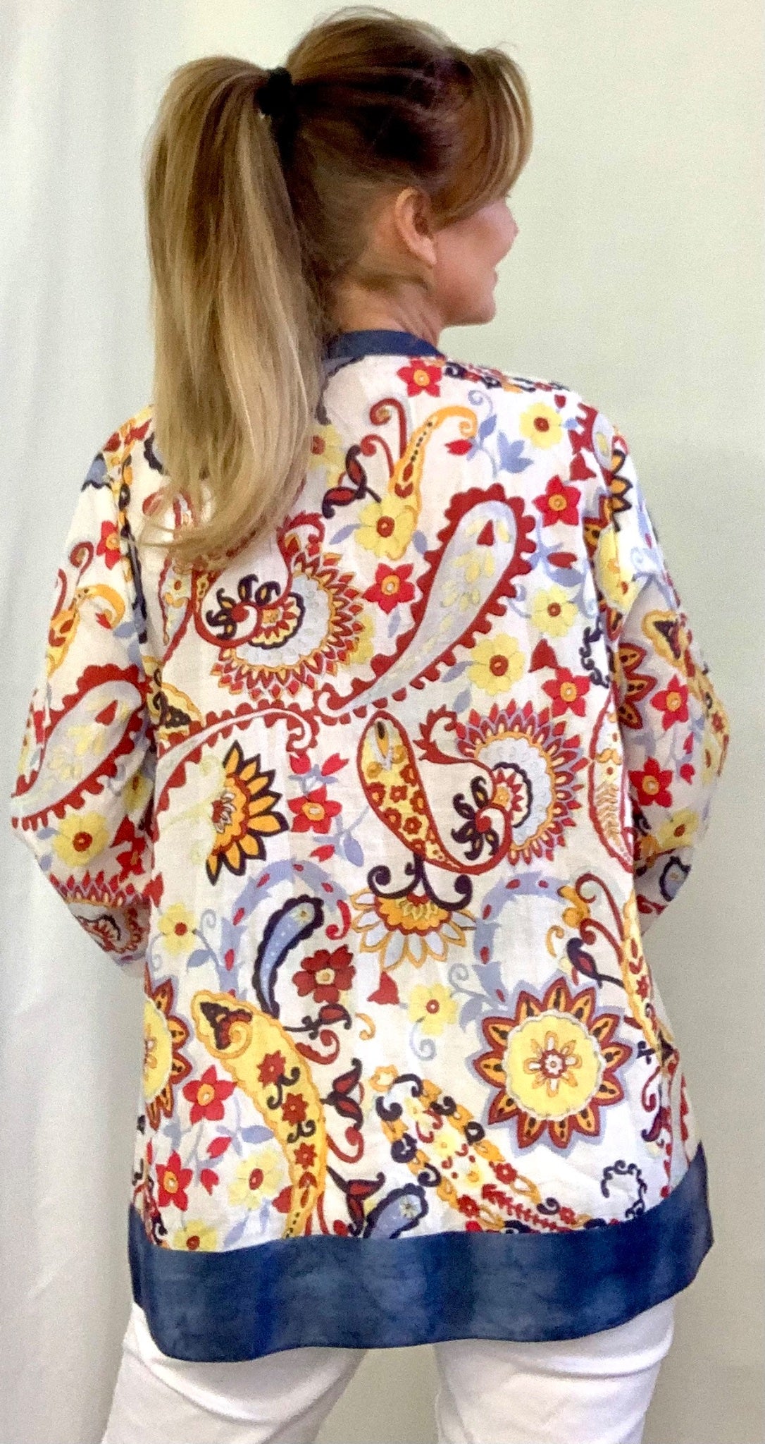 Tunika i paisley/blommigt mönster i storlek Large