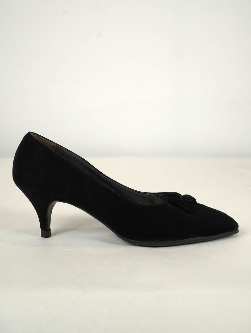 VINTAGE Black Suede Knot Pump EU 36
