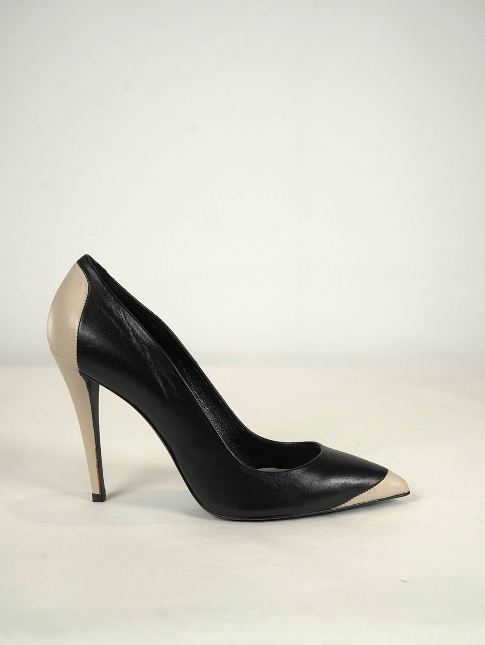 NARCISO RODRIGUEZ Beige Black Pump EU 36