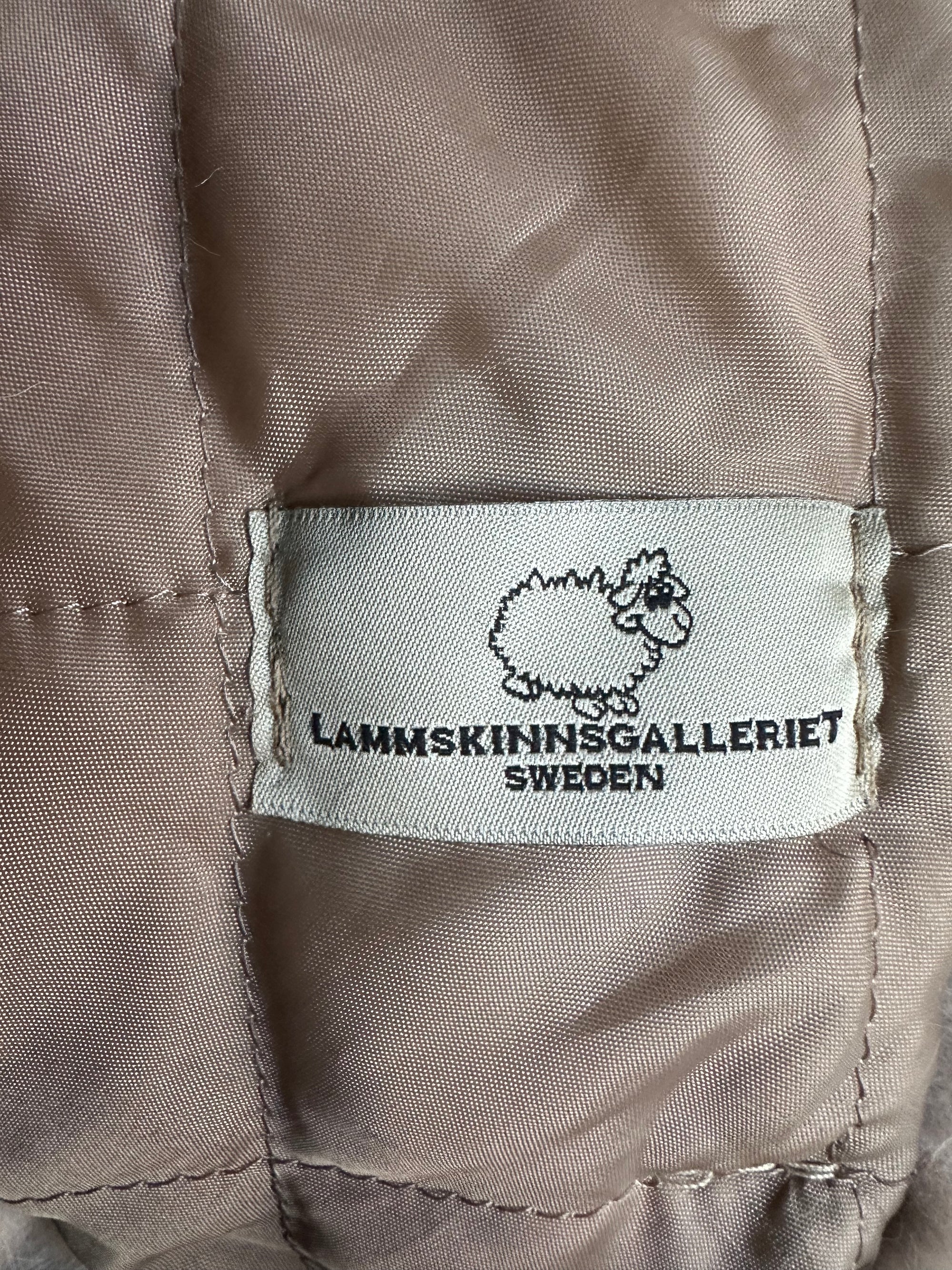 Lammskinnsgalleriet / Pälshalsduk