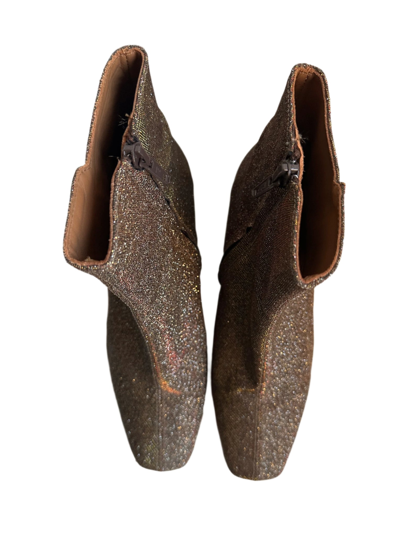 Flattered / 37 / Boots