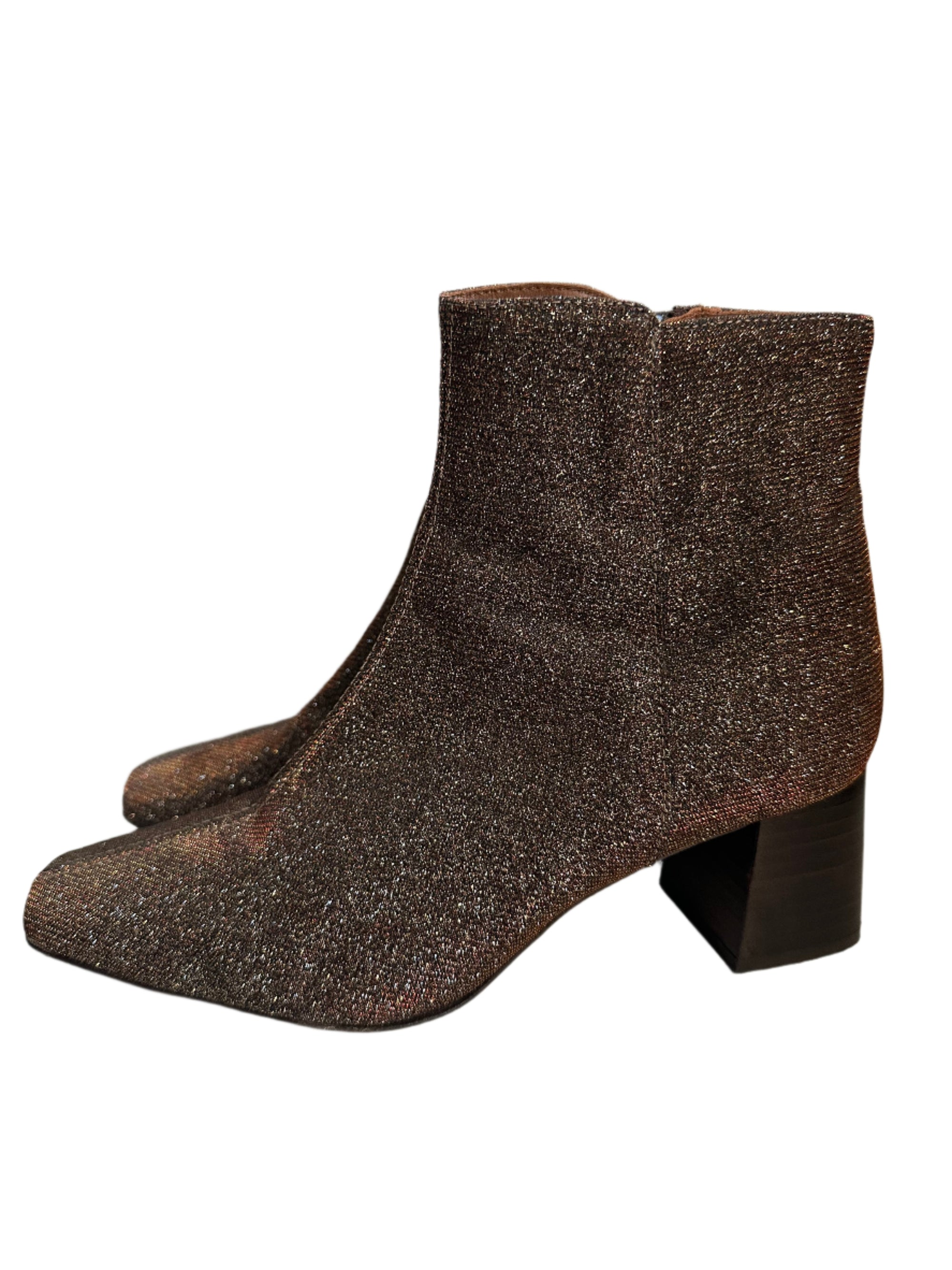 Flattered / 37 / Boots