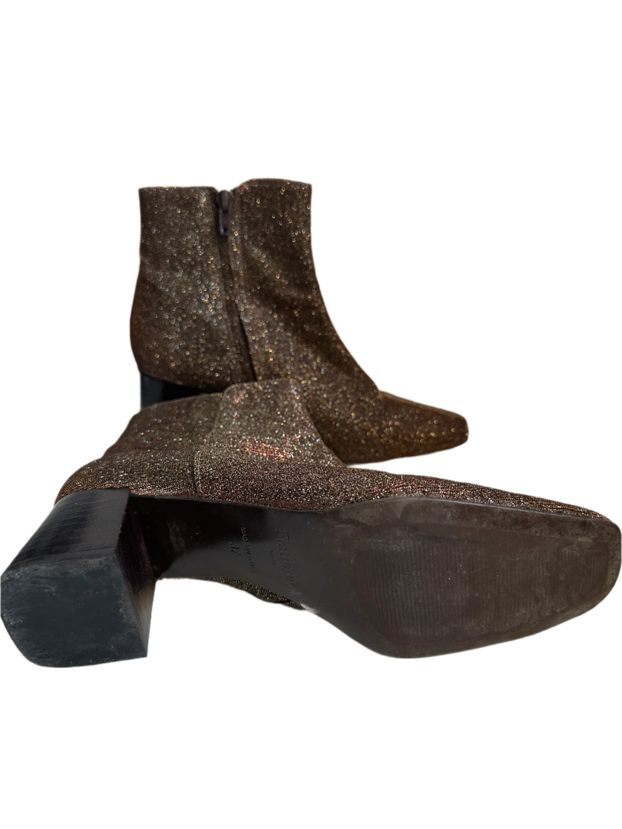 Flattered / 37 / Boots