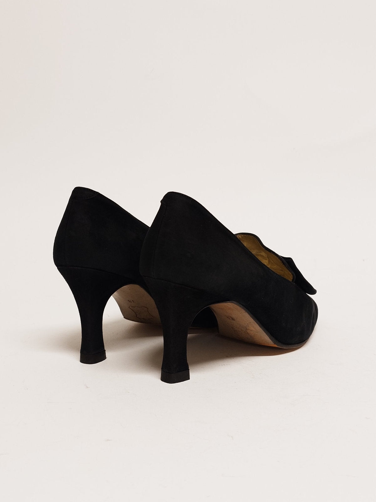 BALLY Black Bow Suede Pump Size 38 - 5