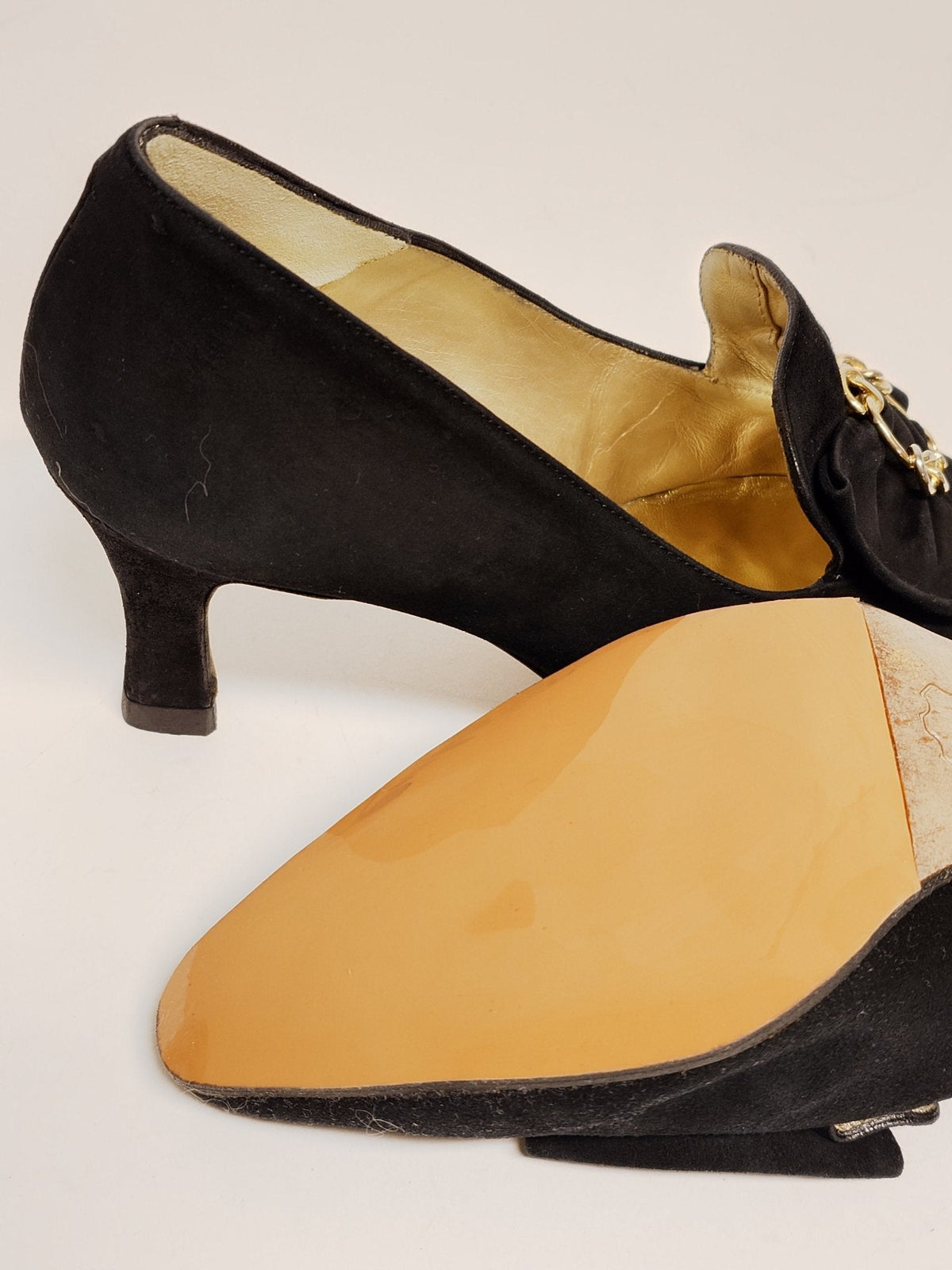 BALLY Black Bow Suede Pump Size 38 - 6