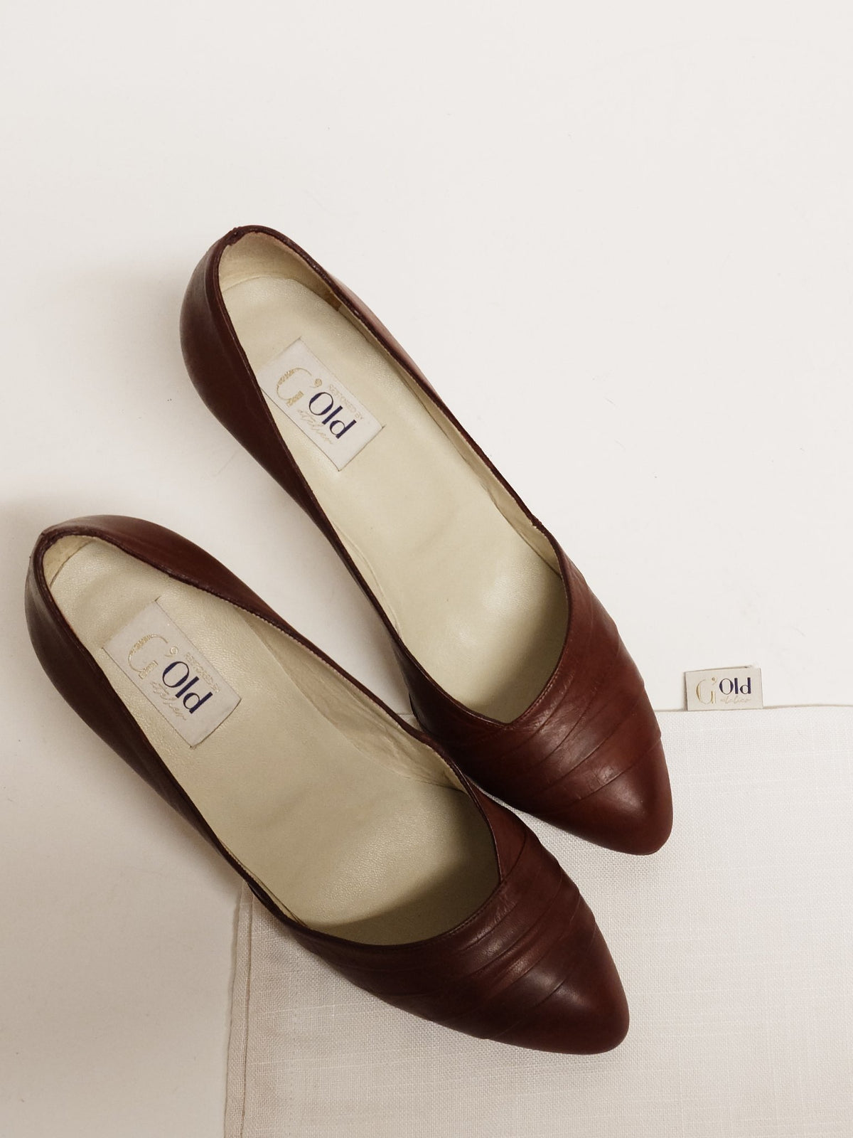 G'OLD ATELIER Vintage Burgundy Pump Size 35,5 - 4