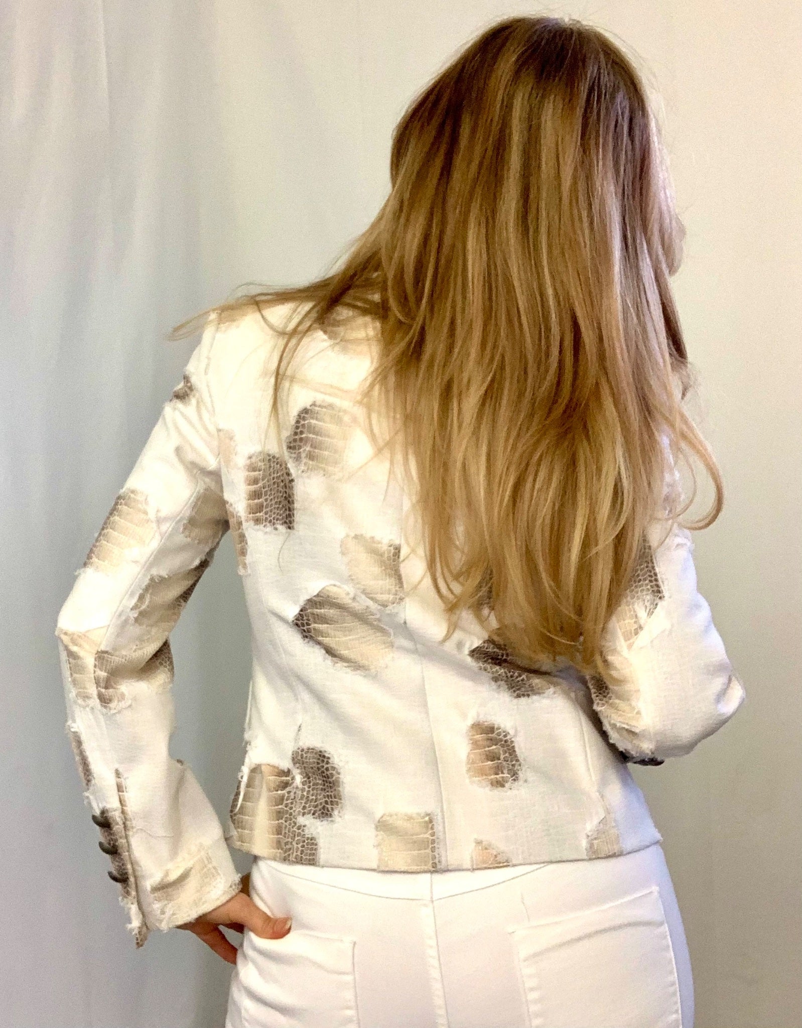 Vit kavaj med animalprint från Tuzzi, storlek M