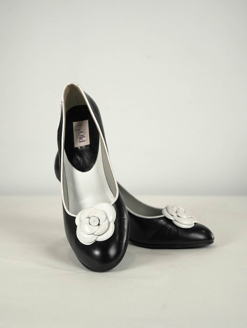 VINTAGE Black White Pump EU 38